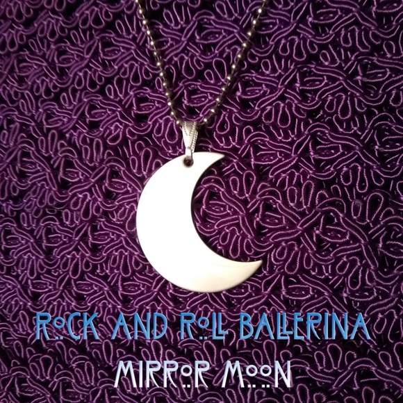 Mirror Crescent Moon Pendant Gypsy Style - Picture 8 of 8